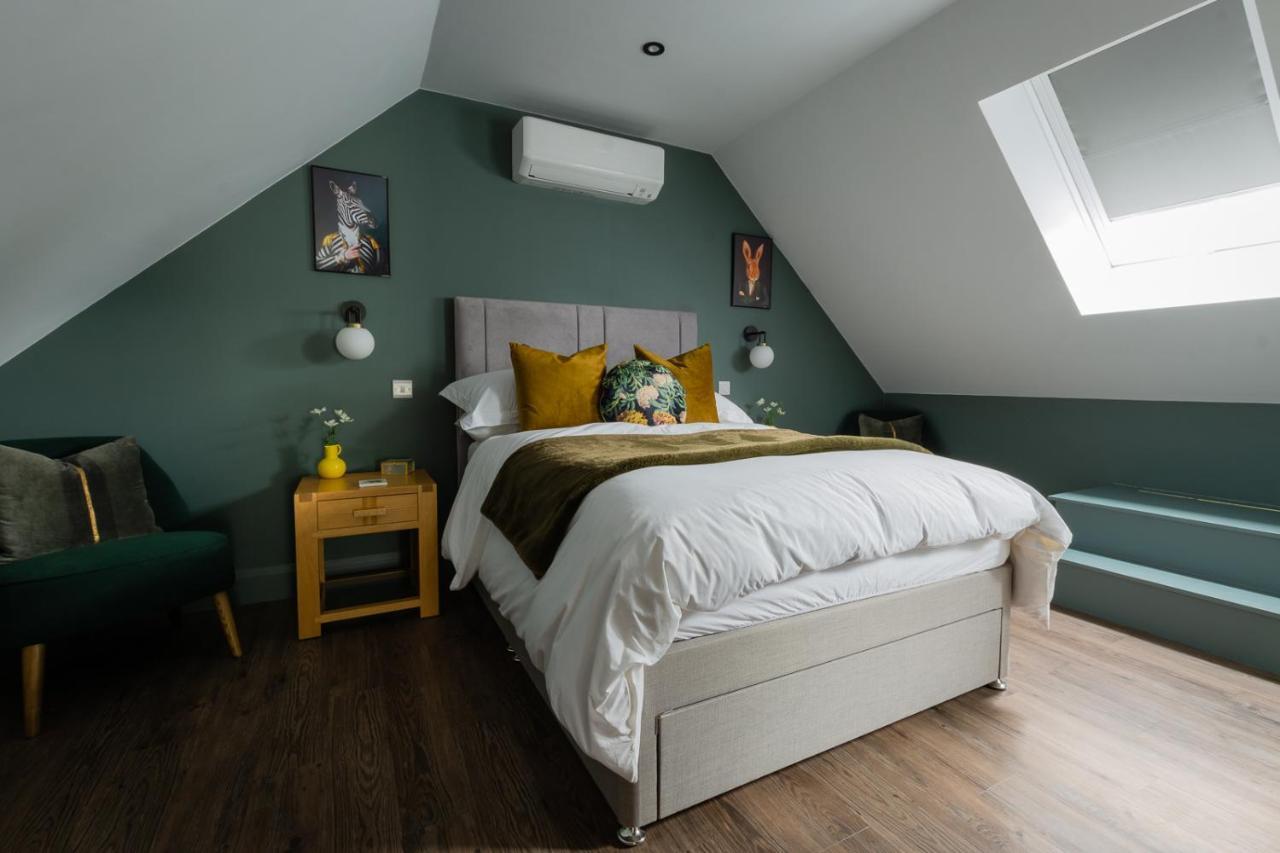 Stylish One Bedroom Cotswold Coach House Tetbury Exteriör bild