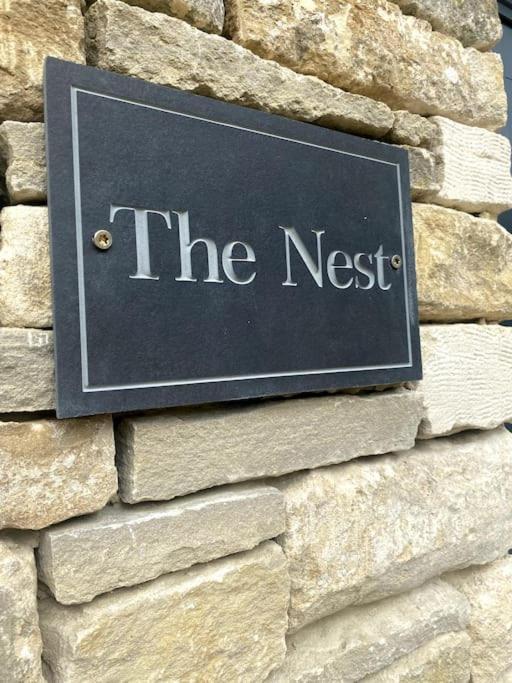 Stylish One Bedroom Cotswold Coach House Tetbury Exteriör bild