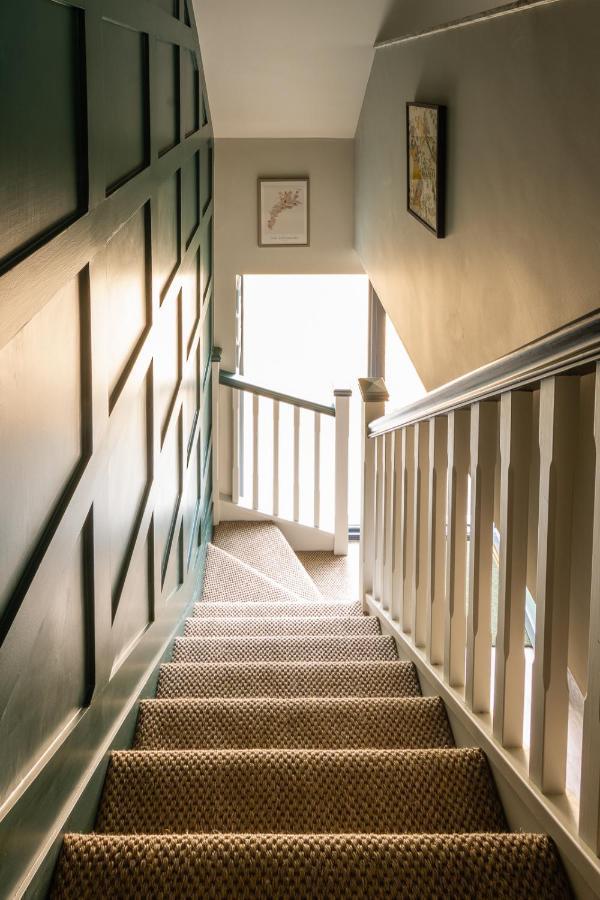 Stylish One Bedroom Cotswold Coach House Tetbury Exteriör bild