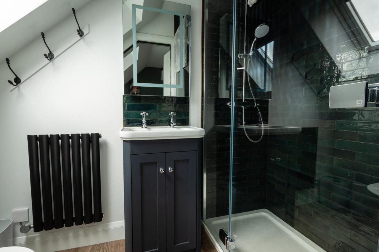 Stylish One Bedroom Cotswold Coach House Tetbury Exteriör bild
